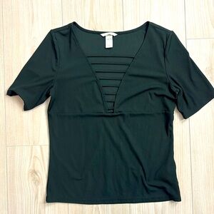 Dark Green Size Medium H&M V Neck Short Sleeve Women’s Shirt